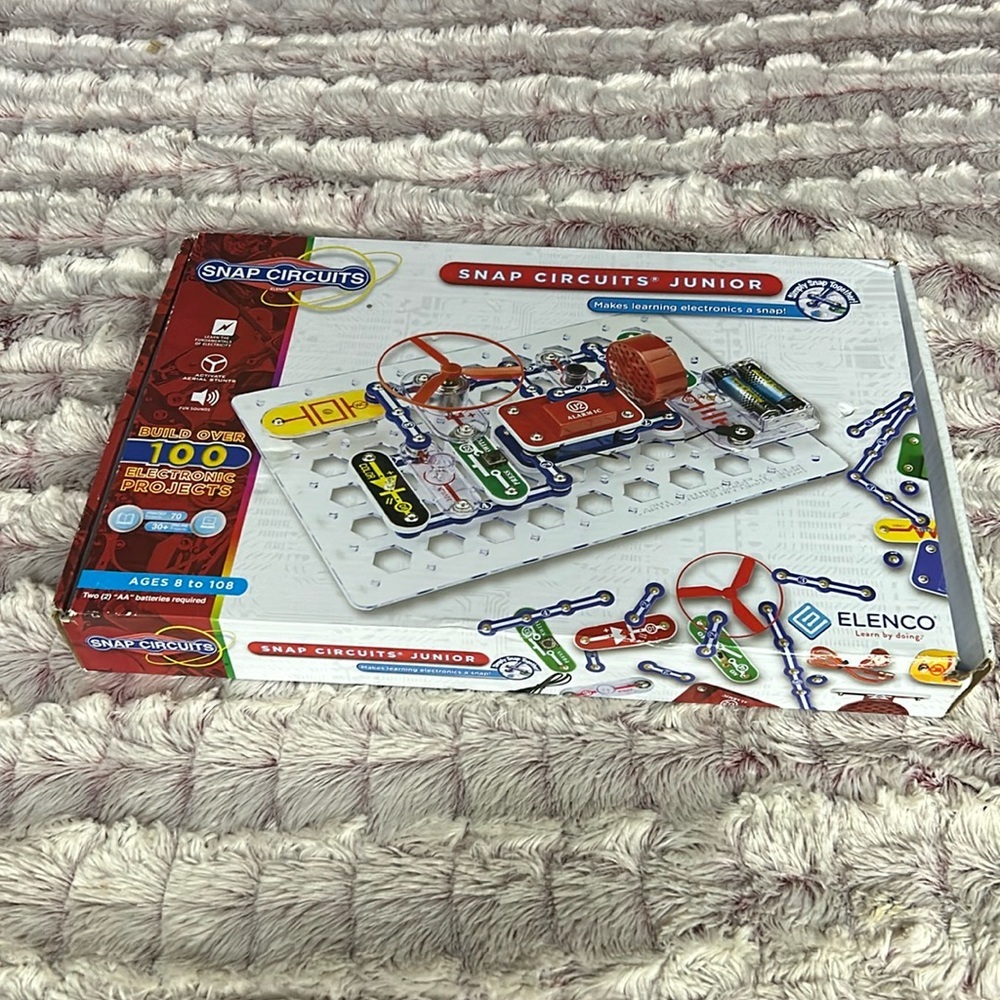 Snap Circuits Jr. Build Over 100 Exciting Projects Electronics Education.